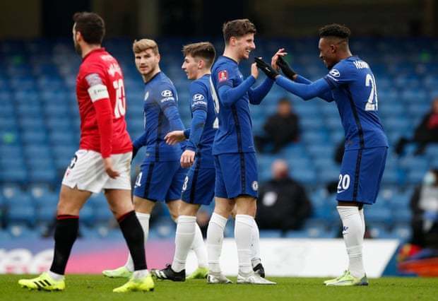 英超前瞻：维拉状态火热9轮8胜，残阵枪手客战盼继续领跑